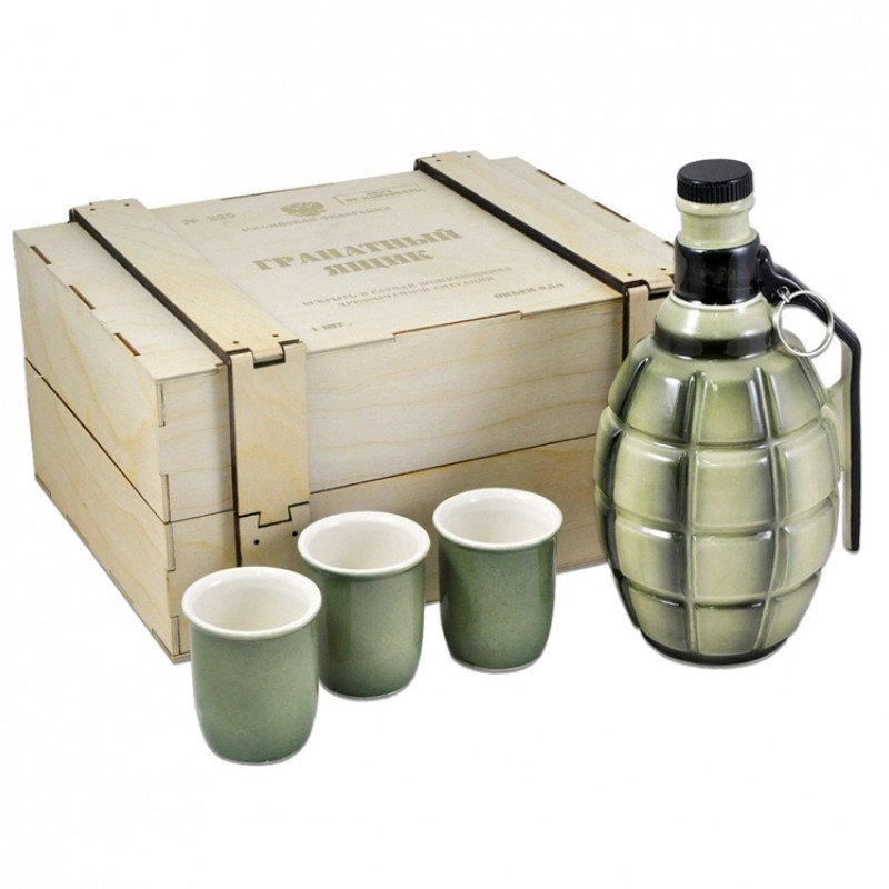 Набор «День Победы»: штоф Граната-лимонка 500 мл, 3 стопки