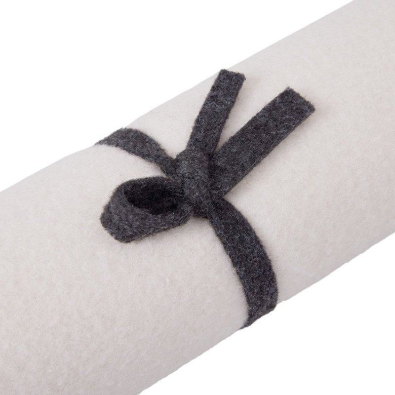 Лежак белый без вышивки  (150см на 50см)