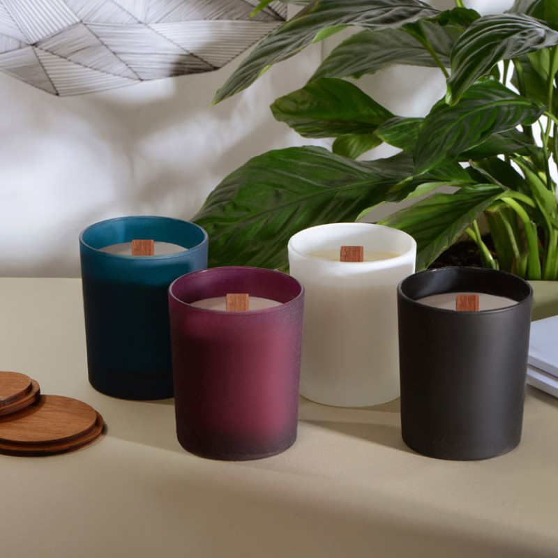 Свеча соевая ароматическая в стекле "Niort", бордовая (P)