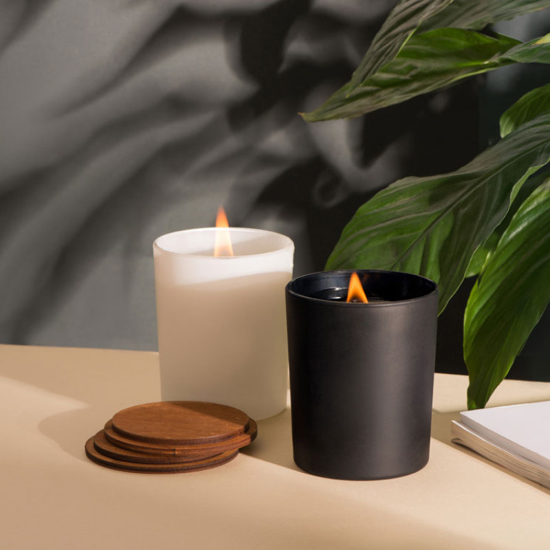 Свеча соевая ароматическая в стекле "Niort", черная