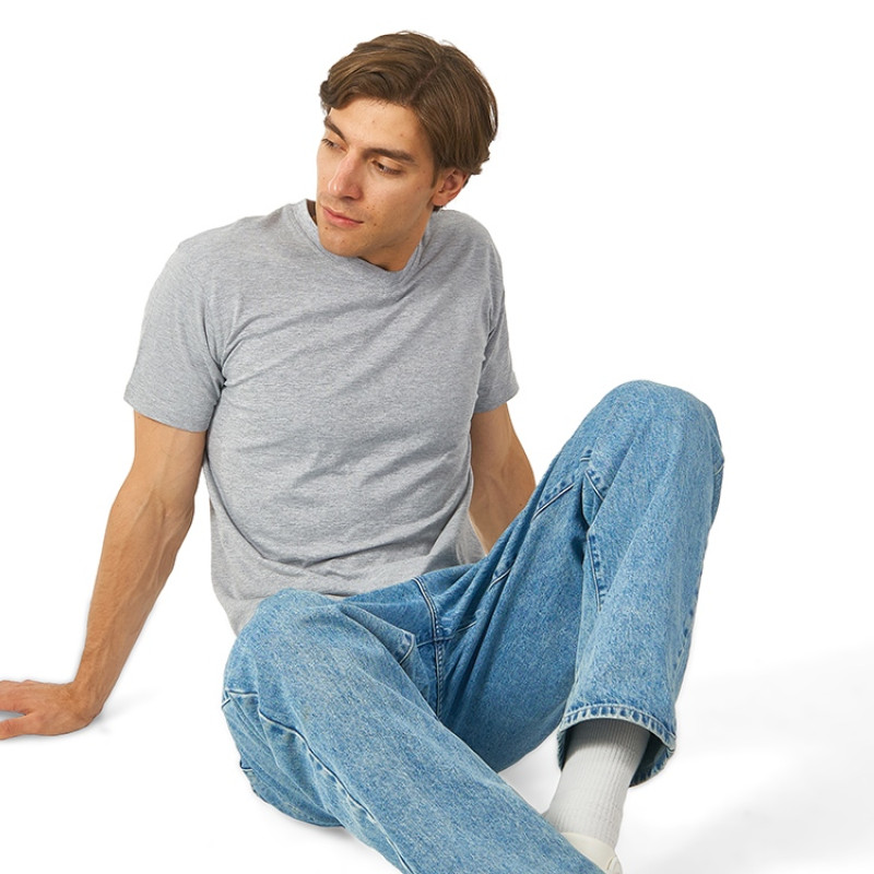 Футболка "Heavy Super Club" мужская с V-образным вырезом, серый меланж Футболка "Heavy Super Club" мужская с V-образным вырезом, серый меланж