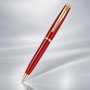 Ручка шариковая Pierre Cardin коллекция «ГАММА КЛАССИКА (GAMME CLASSIC)». Корпус - латунь с лакированным покрытием. Отделка и детали дизайна - сталь с позолотой. Цвет - красный. Упаковка E.