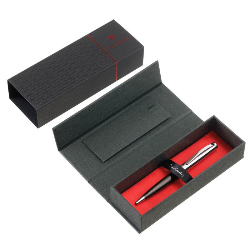 Ручка шариковая Pierre Cardin коллекция «ЛЕВ | LEO». Корпус - латунь. Материал клипа - латунь. Отделка и детали дизайна - глянцевая с лазерной гравировкой. Цвет - серебристый и коричневый. Упаковка B-1
