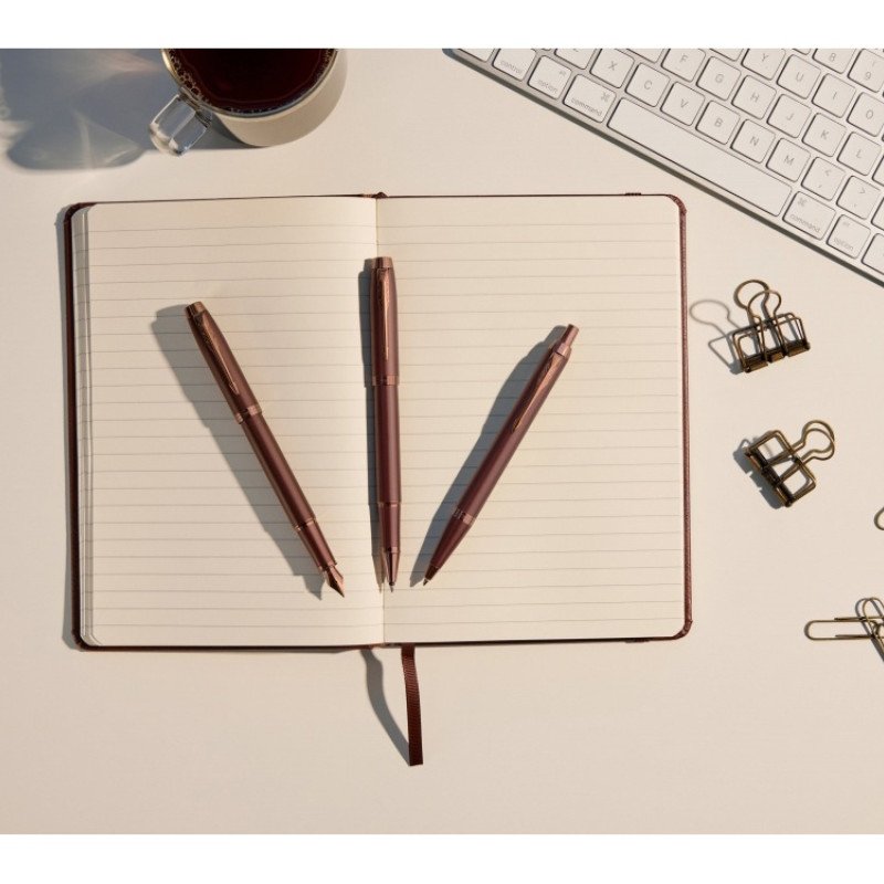 Шариковая ручка Parker IM Monochrome Brown, стержень:M, цвет чернил: blue, в подарочной упаковке.