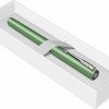 Ручка-роллер Parker Vector XL Green CT, цвет чернил black, стержень: F, в подарочной упаковке. Ручка-роллер Parker Vector XL Green CT, цвет чернил black, стержень: F, в подарочной упаковке.