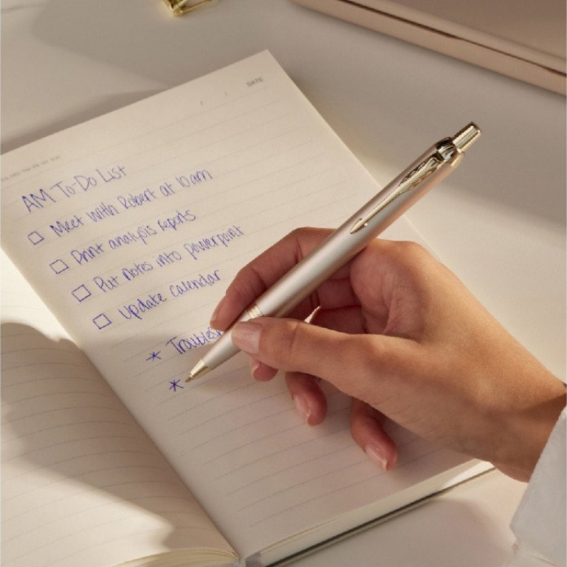 Шариковая ручка Parker IM Professionals Monochrome Champagne, стержень:M, цвет чернил: blue, в подарочной упаковке.