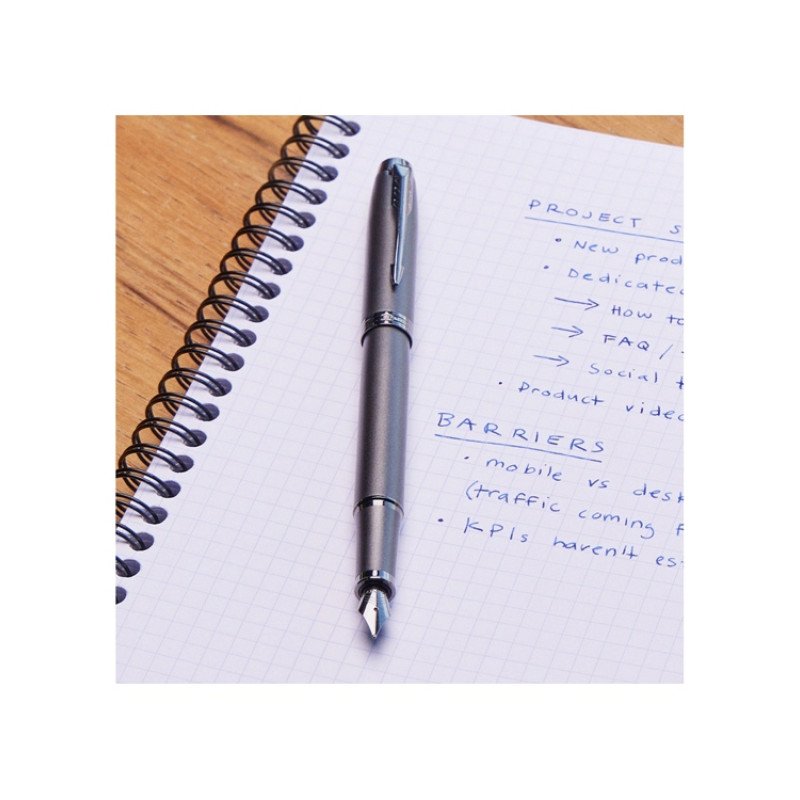 Перьевая ручка Parker IM Monochrome Black, перо:F, цвет чернил: blue, в подарочной упаковке.