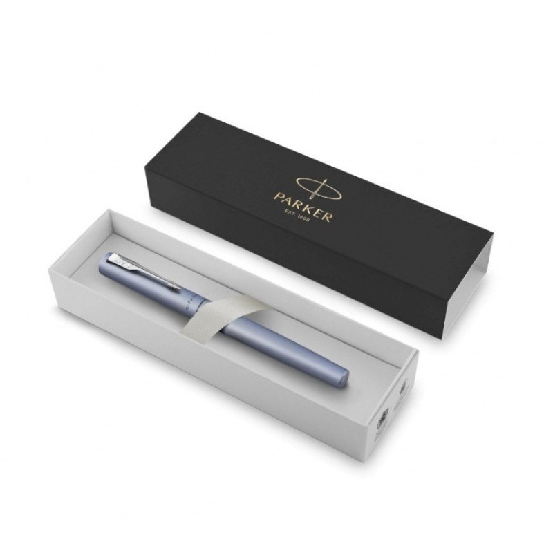 Перьевая ручка Parker Vector XL Silver Blue CT, цвет чернил blue, перо: F/M, в подарочной упаковке. Перьевая ручка Parker Vector XL Silver Blue CT, цвет чернил blue, перо: F/M, в подарочной упаковке.