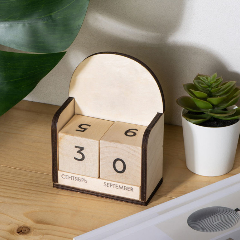Настольный деревянный вечный календарь Настольный деревянный вечный календарь