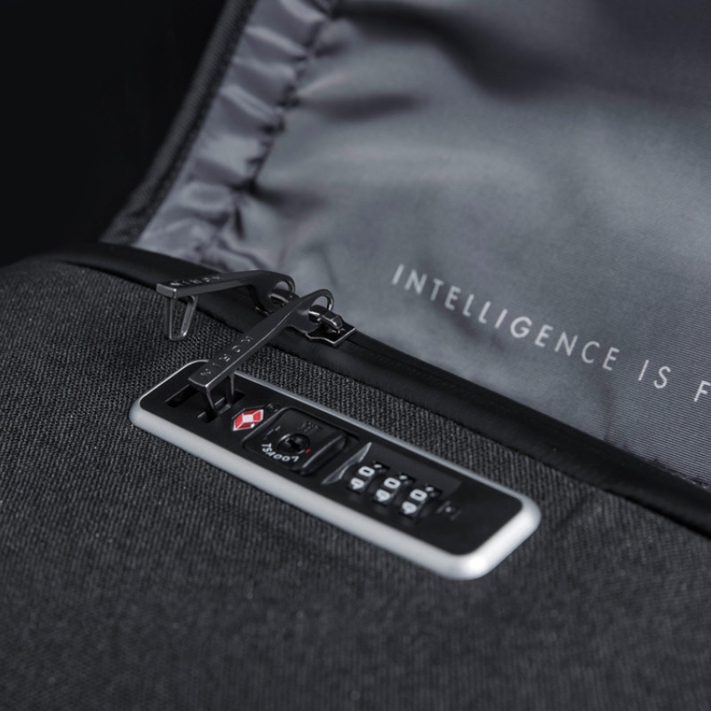 Водостойкий антикражный рюкзак Clickpack для ноутбука 15.6", черный