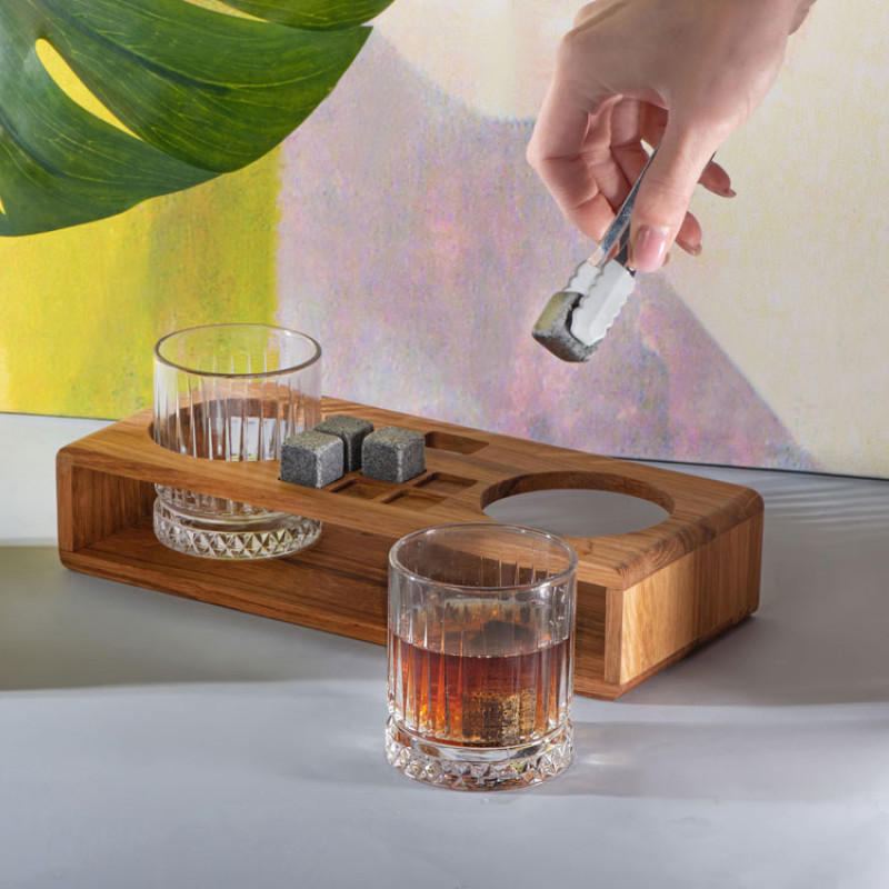 Набор для виски и коктейлей на подставке из дуба «Whiskey Party» (Р) Набор для виски и коктейлей на подставке из дуба «Whiskey Party» (Р)