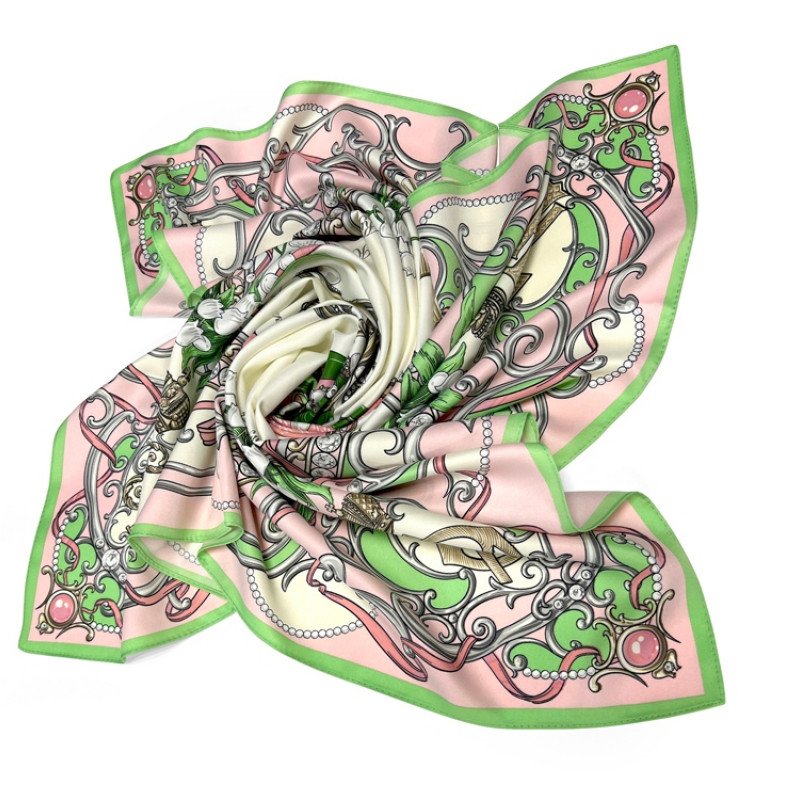 Набор: платок «Ландыши» и свеча «Весенние цветы»