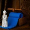 Подарочный набор: кукла фарфоровая, плед флисовый, синий