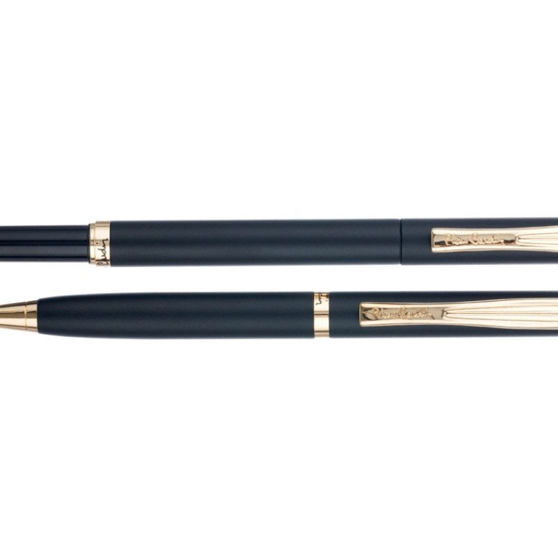 Набор Pierre Cardin коллекция «ПАРА (PEN&PEN)»: ручка шариковая + роллер. Корпус - латунь. Отделка -стальное покрытие. Детали дизайна - позолота. Цвет - черный