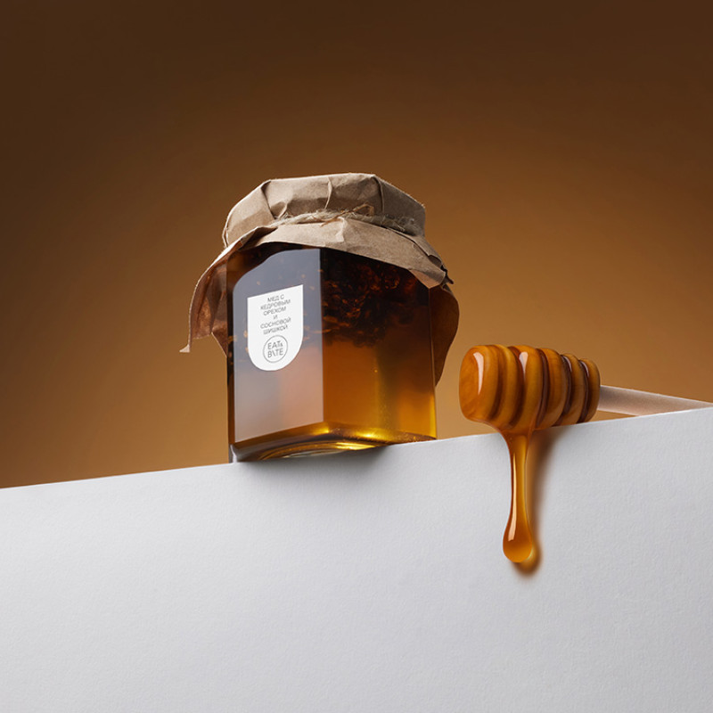 Мед с сосновой шишкой и кедровым орехом 250 гр.