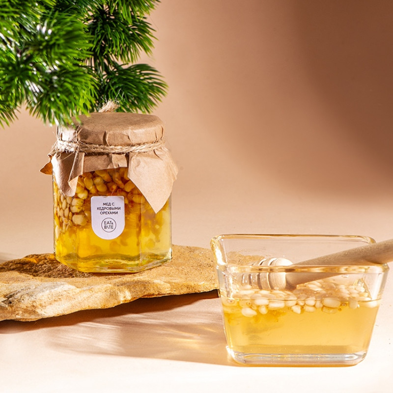 Сувенирный набор "Мед с кедровыми орешками" 250 гр Сувенирный набор "Мед с кедровыми орешками" 250 гр