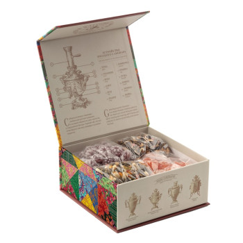 Подарочный набор c купажами чая и сладостями "Весенние птицы"