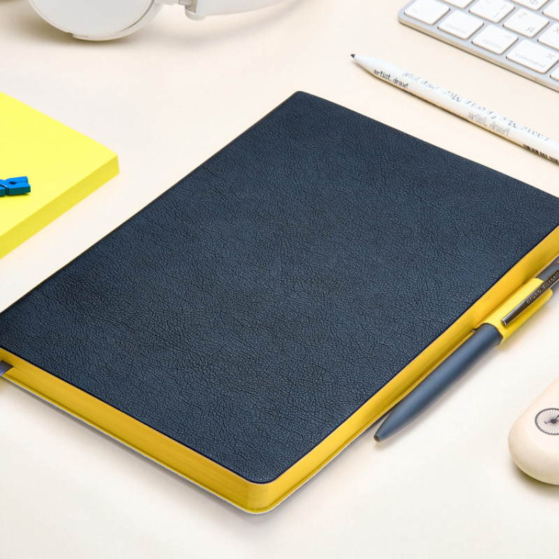 Ежедневник недатированный А5 "Boston", темно-синий (желтый обрез)