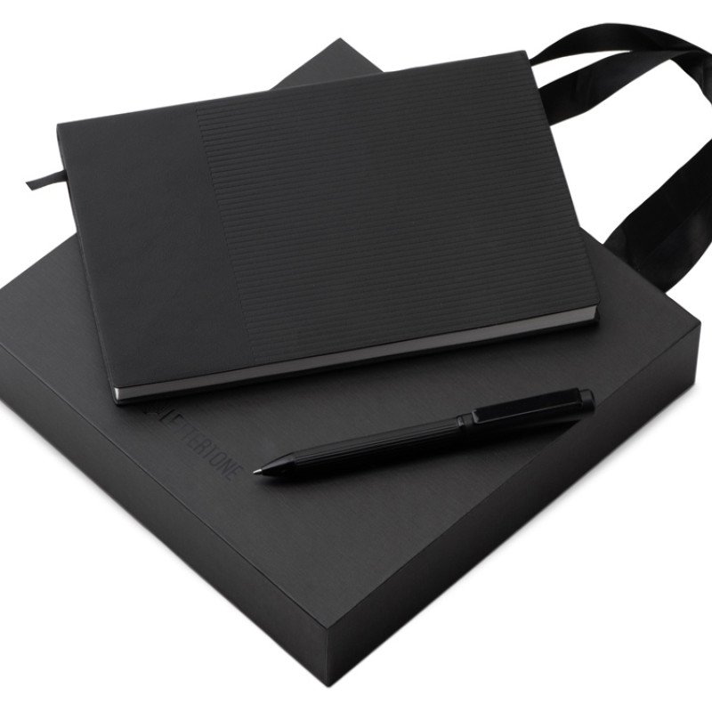 Набор блокнот в гибкой обложке А5 и металлическая шариковая ручка "Nabokov", черный