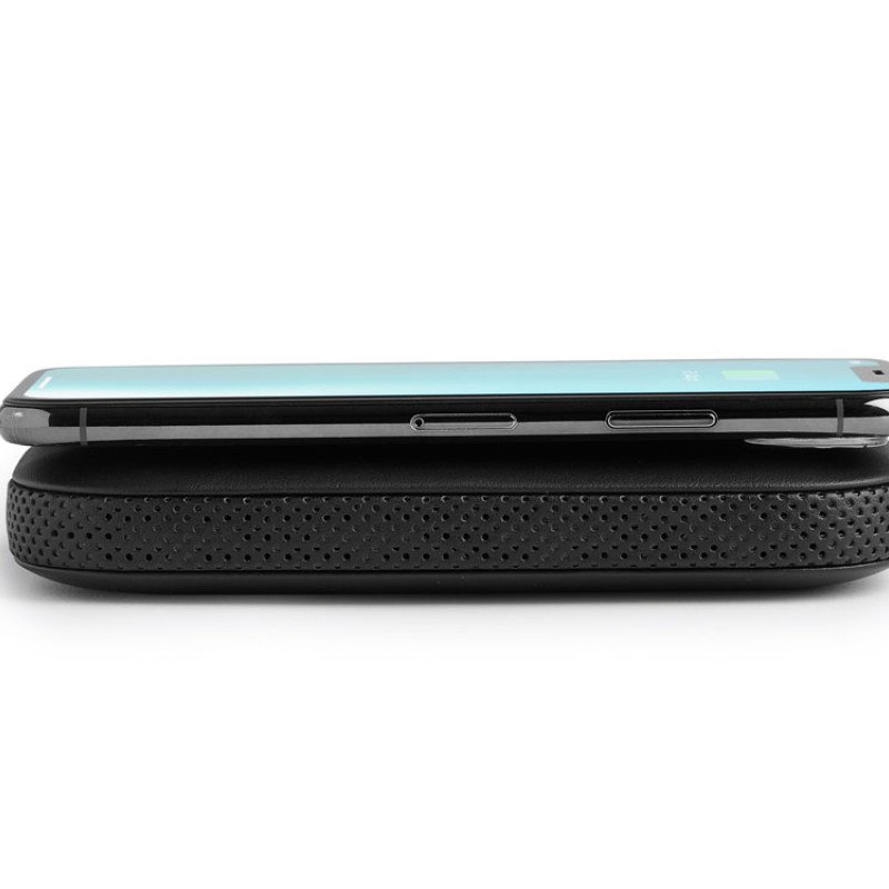 Внешний аккумулятор с беспроводной колонкой Powersound, черный