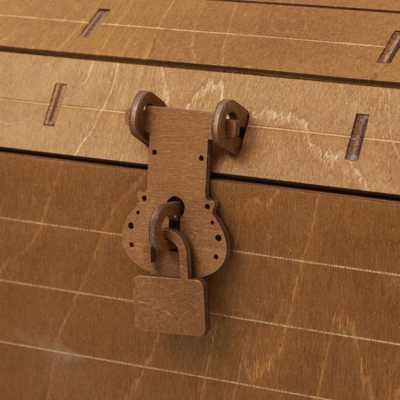 Подарочный набор: кукла фарфоровая, мед, красный