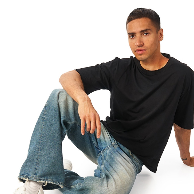 Футболка оверсайз «Liyon» унисекс, черный Футболка оверсайз «Liyon» унисекс, черный