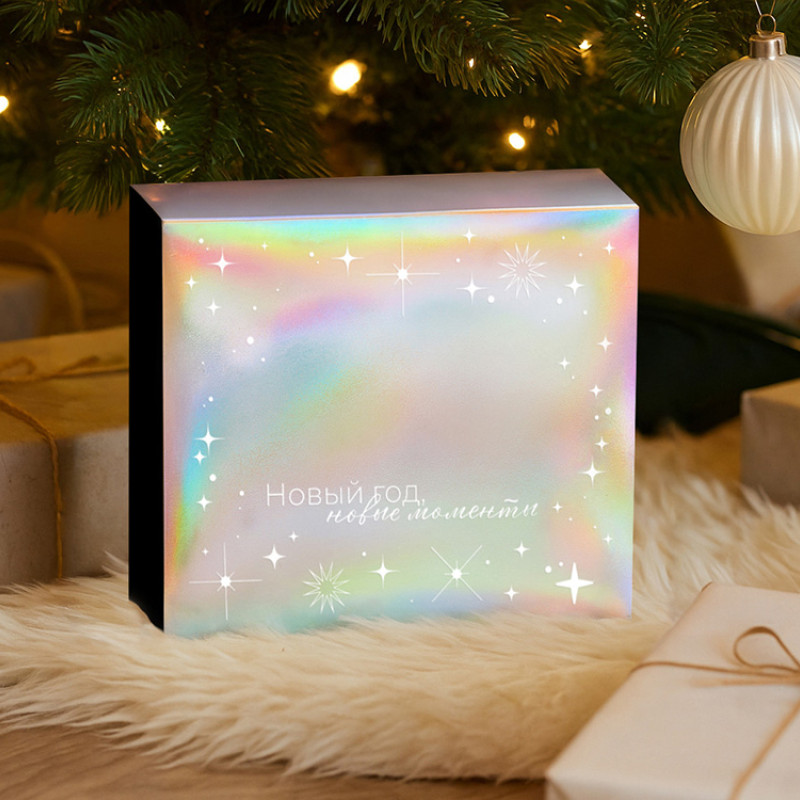 Подарочная коробка с голографическим шубером «Aurora», L, вн. размер 260х260х100 мм.