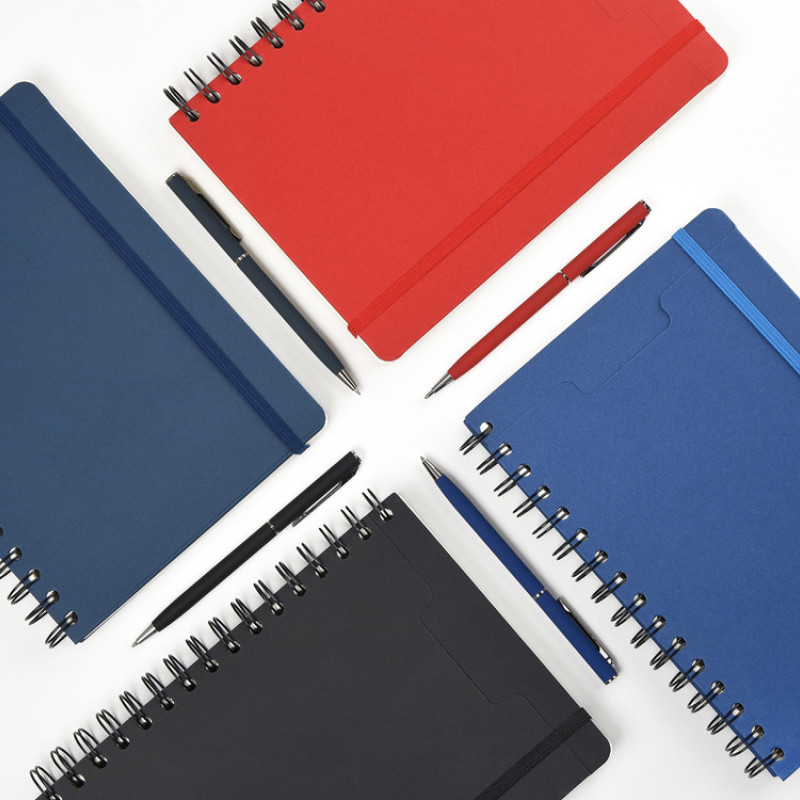 Ежедневник недатированный на гребне А5 "Pragmatic", темно-синий