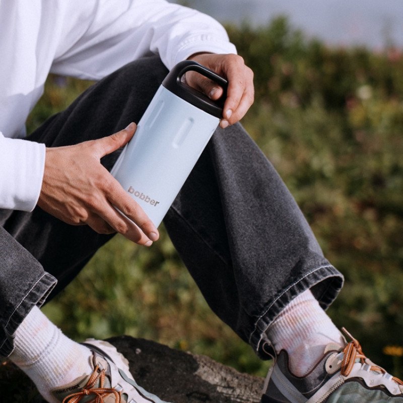 Вакуумный термос с керамическим покрытием бытовой, тм "bobber", 770 мл. Артикул Bottle-770 Iced Water (белый)
