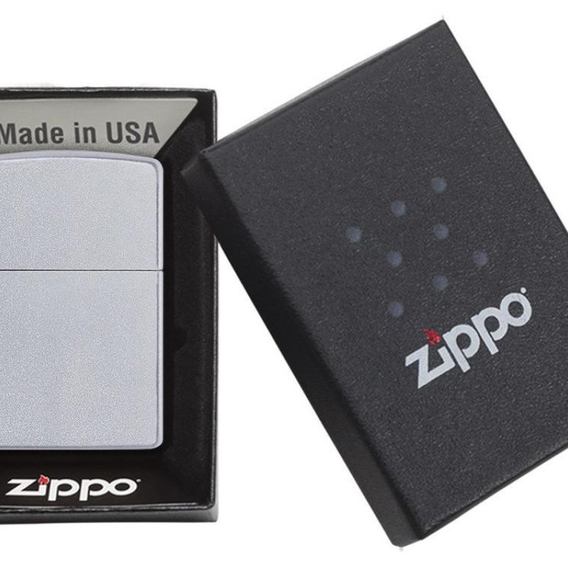 Зажигалка ZIPPO Classic с покрытием Satin Chrome™, латунь/сталь, серебристая, матовая, 38x13x57 мм Зажигалка ZIPPO Classic с покрытием Satin Chrome™, латунь/сталь, серебристая, матовая, 38x13x57 мм